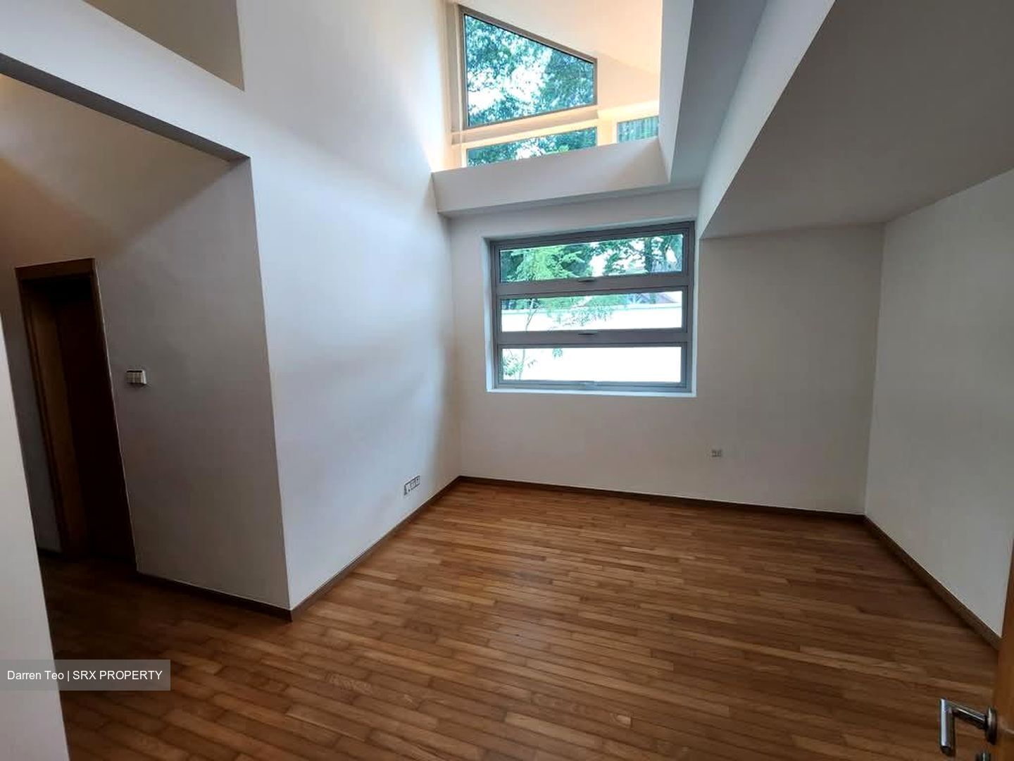 Holland Road (D10), Detached #536441311